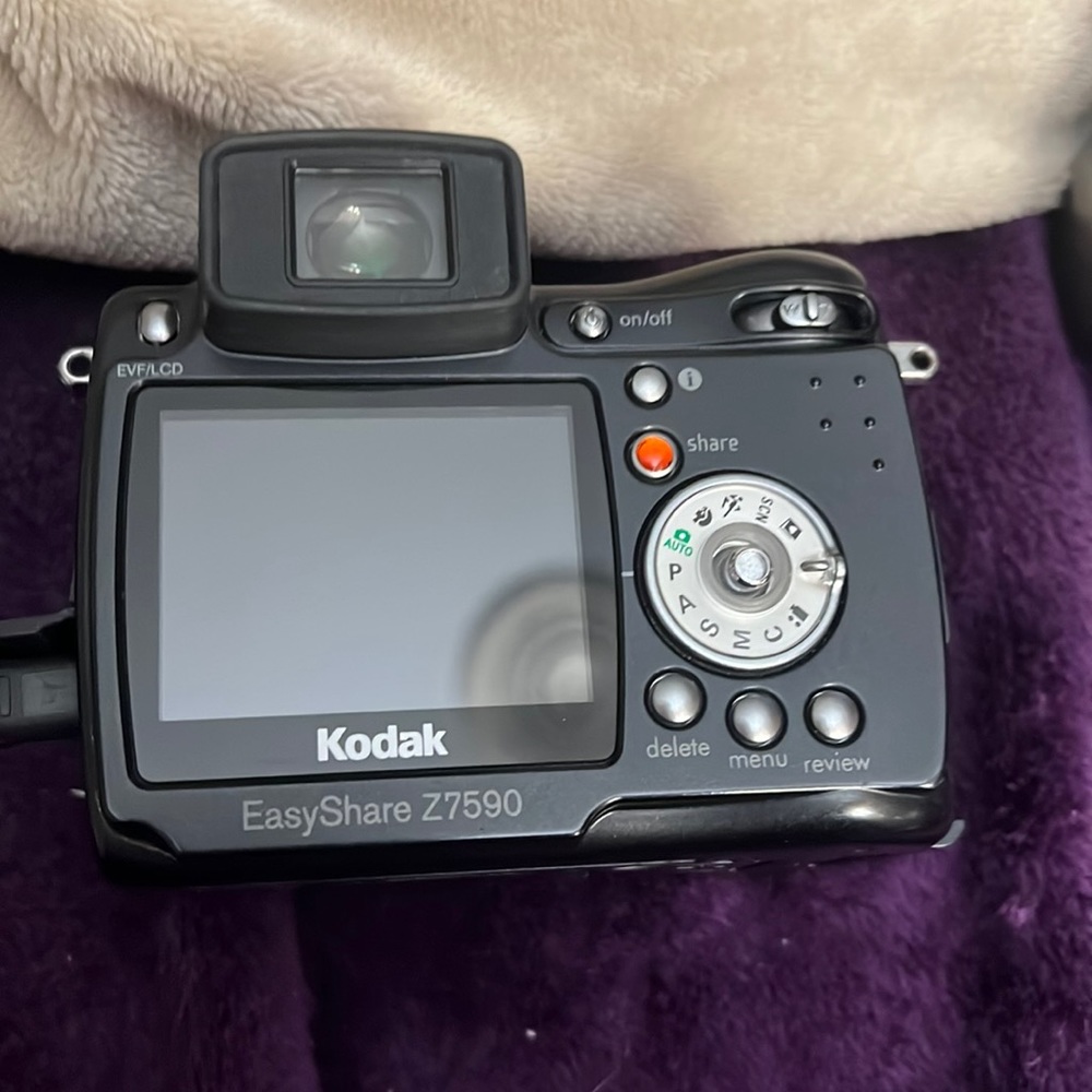 A Kodak 5.0 mega pixels. Easy Share digital camera.